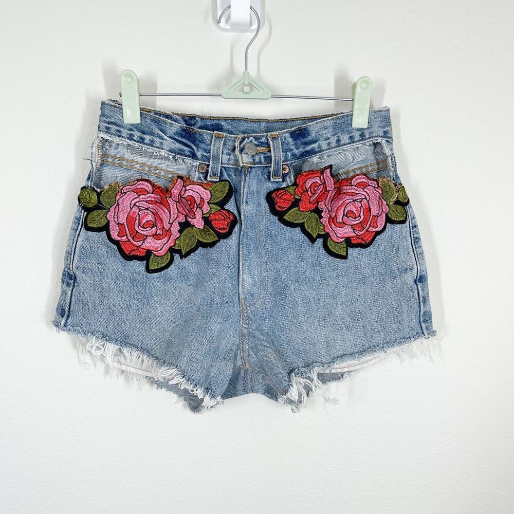 Levis 550 Cut Off Shorts Womens Size 25‎ DIY Rose Embroidered Frayed Cutout